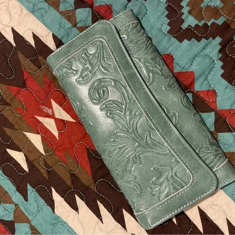 OppoSuits Green Embossed Wallet - Picture 4 of 5